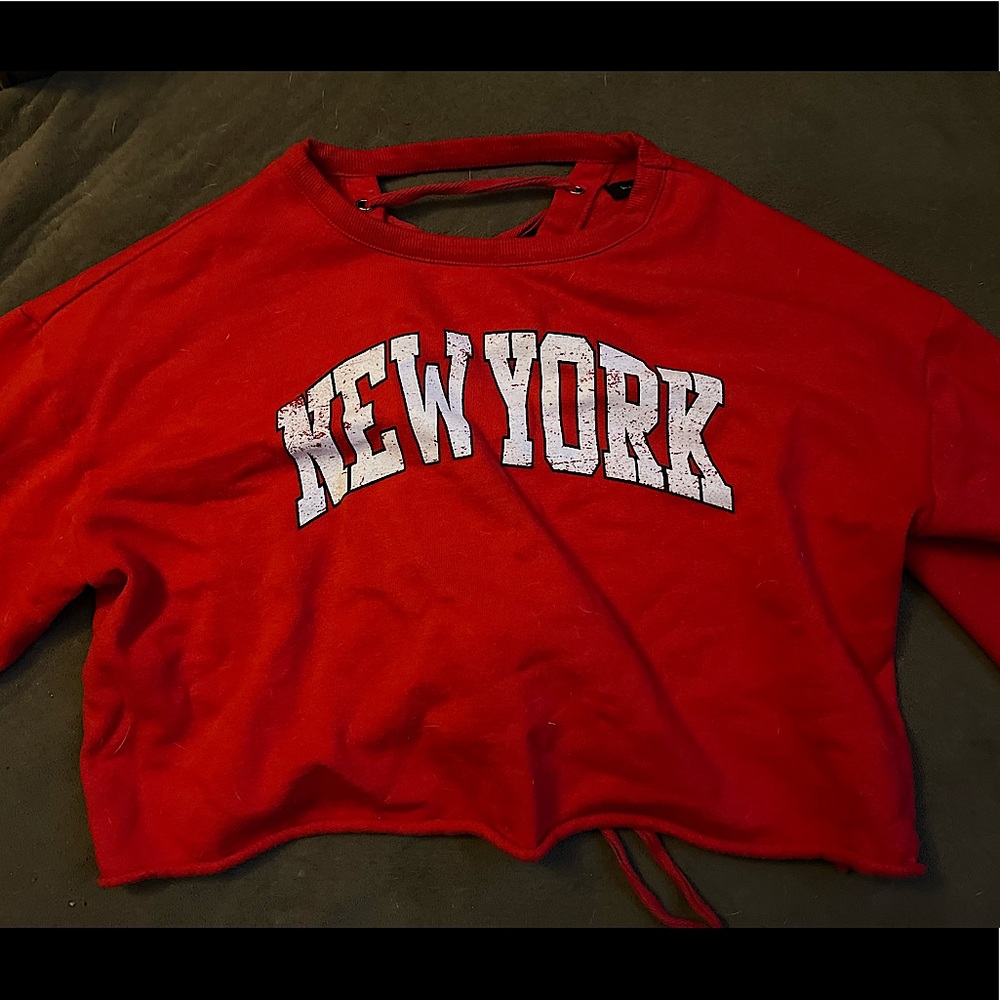 Red long sleeved New York crop top